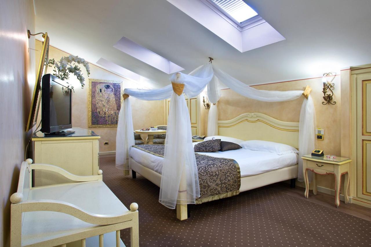 Vip'S Motel Luxury Accommodation & Spa Lonato del Garda Exterior foto