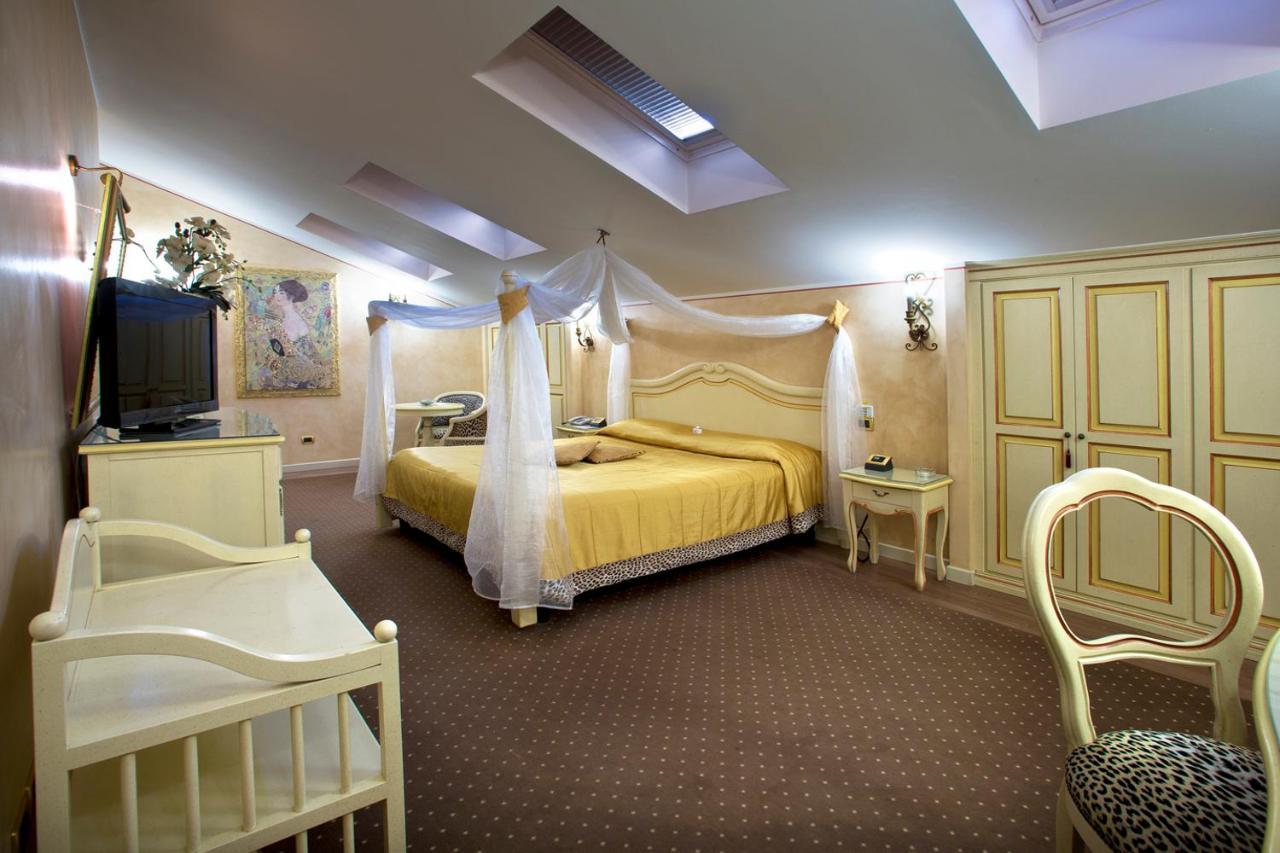 Vip'S Motel Luxury Accommodation & Spa Lonato del Garda Exterior foto
